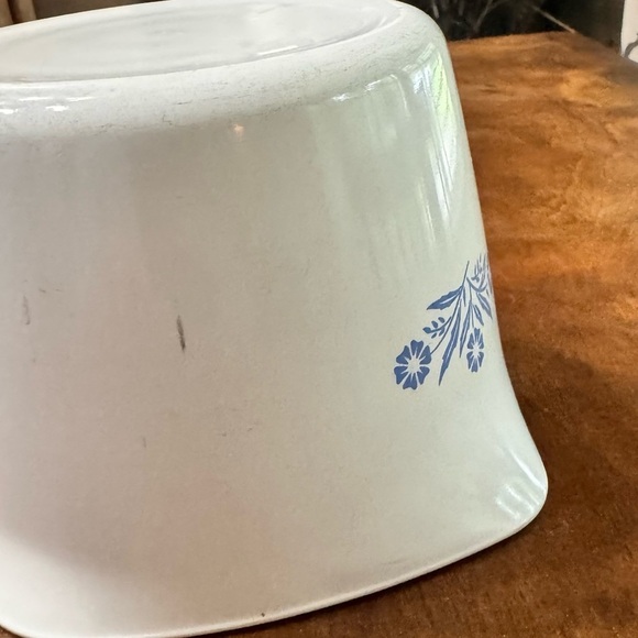 Vintage CorningWare Measuring Bowl, Blue Cornflower Pattern P55-B - Picture 6 of 15